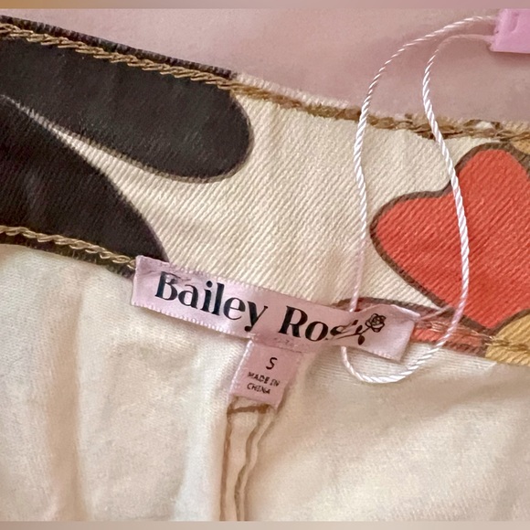 NWT Floral Jean Small - Picture 4 of 4